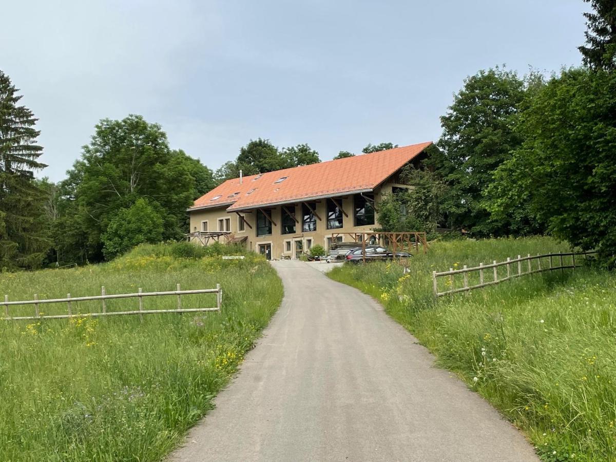 La Ferme Des Aretes Bed & Breakfast La Chaux De Fonds Exterior photo